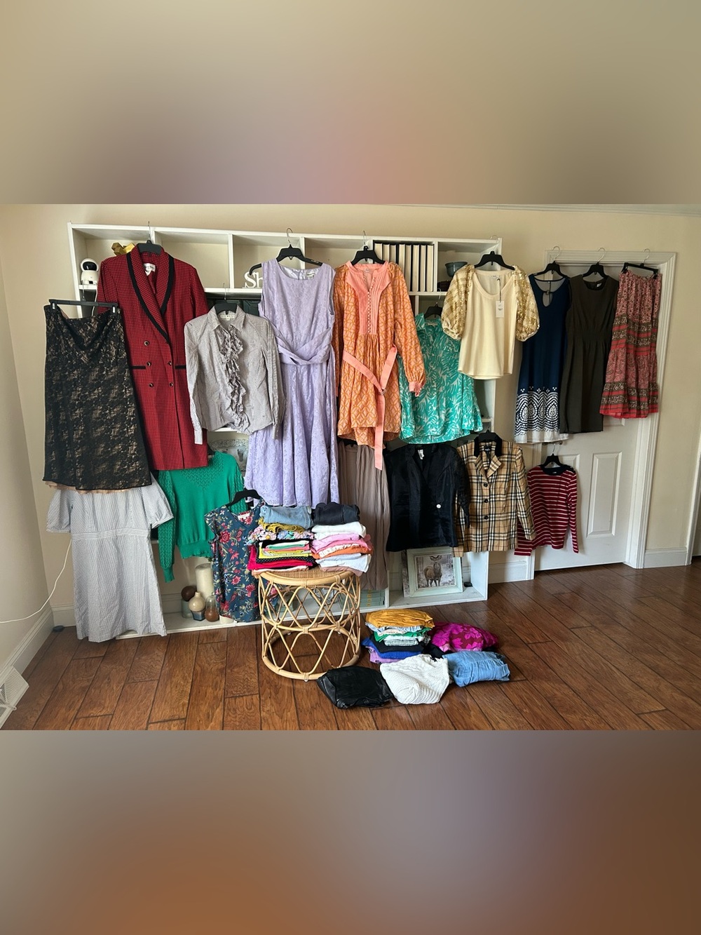 HUGE WOMEN'S CLOTHING BUNDLE Lot 60 items